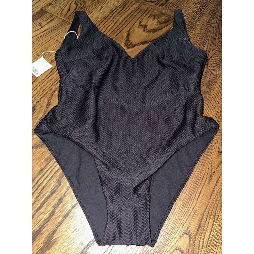 Monday Swimwear Sz V Santa Caterina One‎ Piece Swimsuit Black Chevron NEW *read*